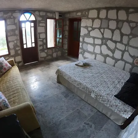 Campeggio Heredot'S House Amintas Lahit 1